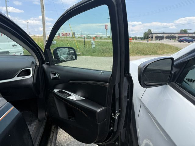 Photo 23 of this DODGE JOURNEY