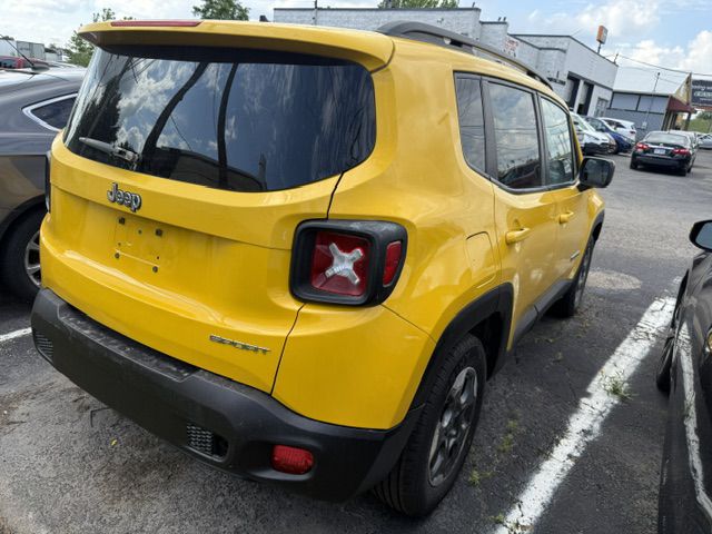 Photo 8 of this JEEP RENEGADE
