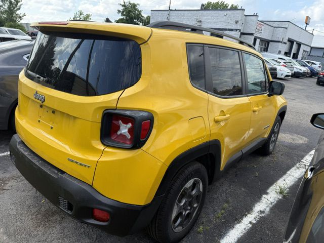 Photo 9 of this JEEP RENEGADE