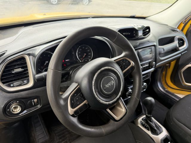 Photo 17 of this JEEP RENEGADE