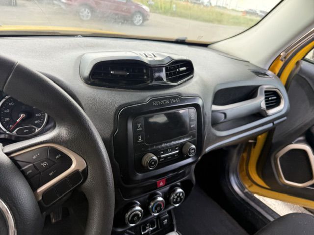 Photo 18 of this JEEP RENEGADE