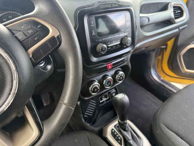 Photo 19 of this JEEP RENEGADE