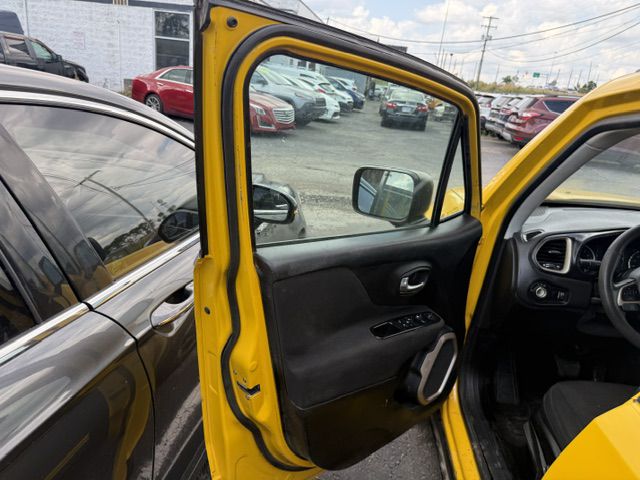 Photo 21 of this JEEP RENEGADE