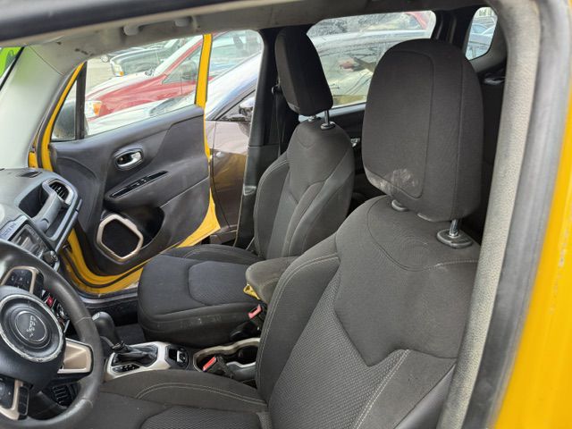 Photo 24 of this JEEP RENEGADE
