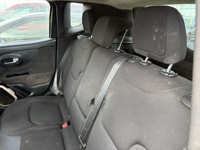 Photo 26 of this JEEP RENEGADE