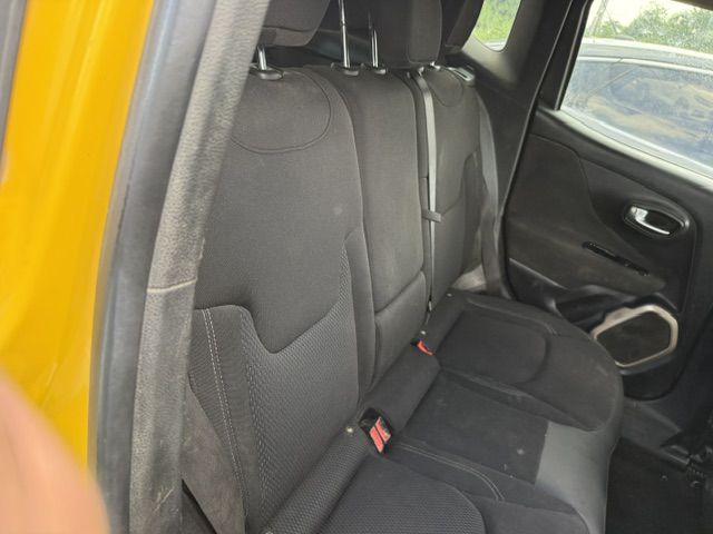 Photo 29 of this JEEP RENEGADE