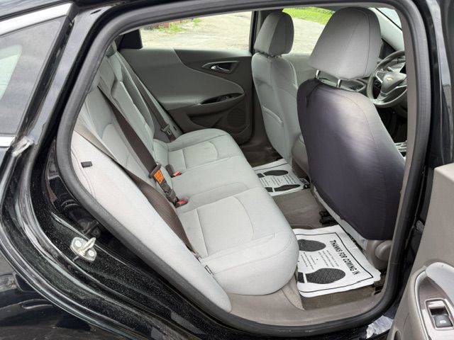 Photo 16 of this CHEVROLET MALIBU