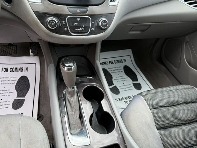 Photo 21 of this CHEVROLET MALIBU