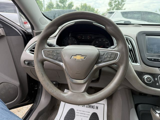 Photo 22 of this CHEVROLET MALIBU
