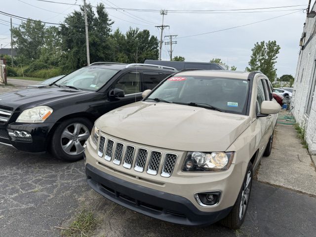 Photo 2 of this JEEP COMPASS