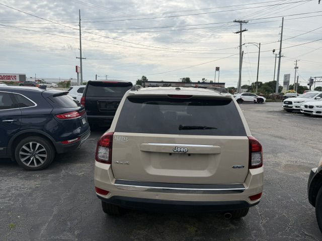 Photo 7 of this JEEP COMPASS