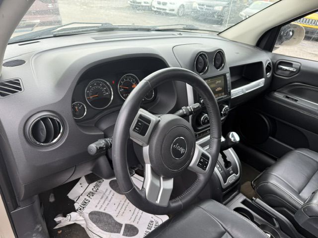 Photo 17 of this JEEP COMPASS