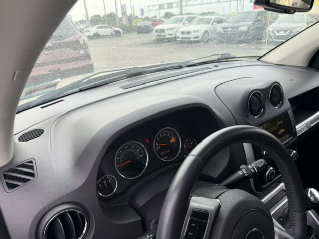 Photo 18 of this JEEP COMPASS