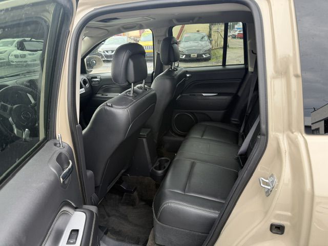 Photo 21 of this JEEP COMPASS