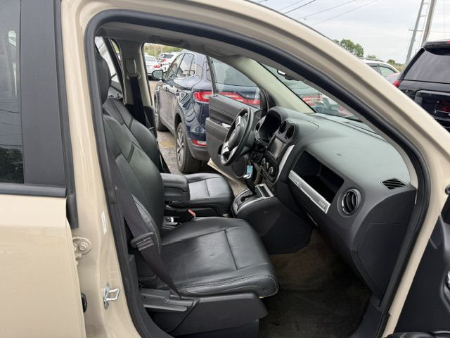 Photo 23 of this JEEP COMPASS