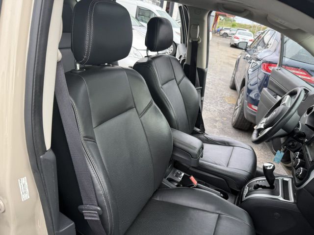 Photo 24 of this JEEP COMPASS