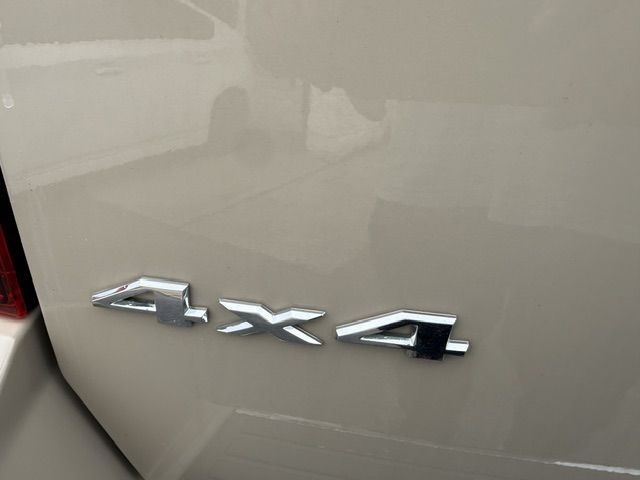 Photo 28 of this JEEP COMPASS