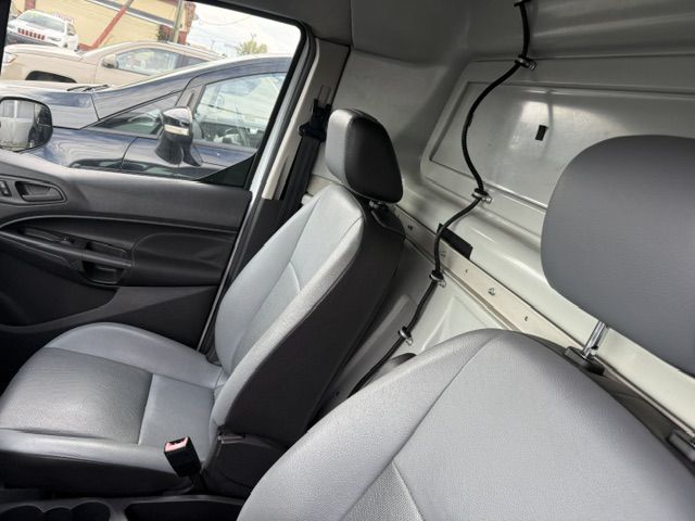 Photo 10 of this FORD TRANSIT CONNECT