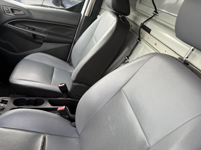 Photo 11 of this FORD TRANSIT CONNECT