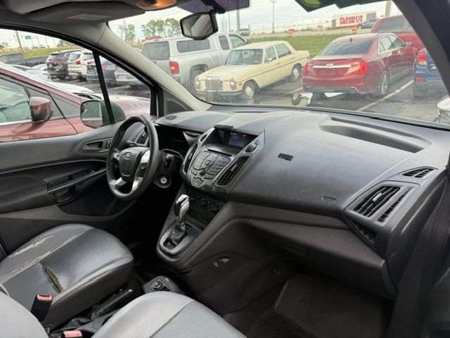 Photo 13 of this FORD TRANSIT CONNECT