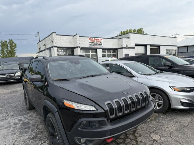 Photo 3 of this JEEP CHEROKEE