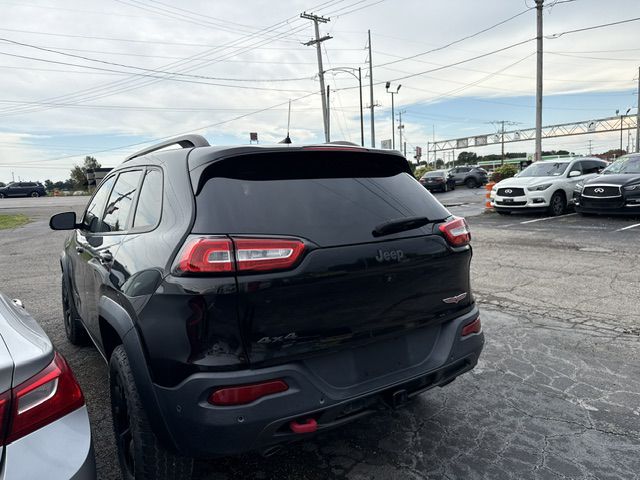 Photo 8 of this JEEP CHEROKEE