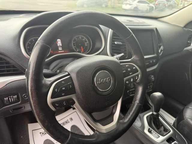 Photo 14 of this JEEP CHEROKEE