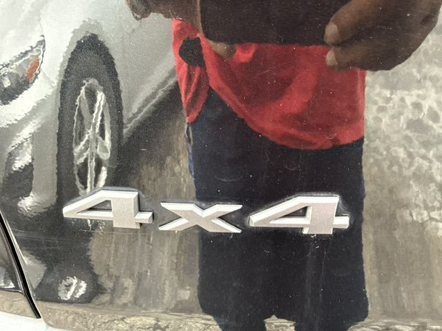 Photo 35 of this JEEP CHEROKEE