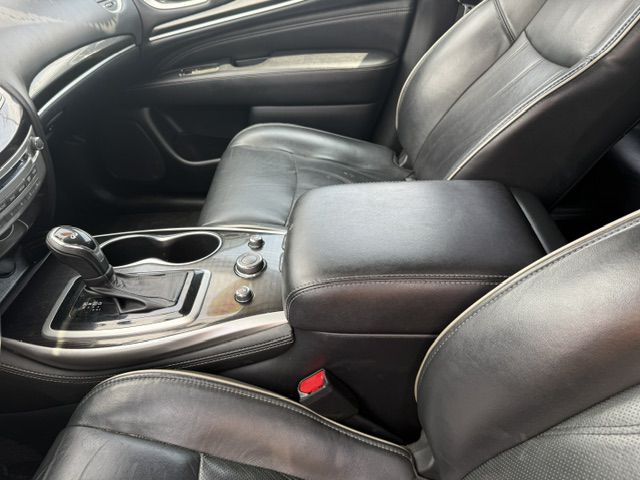 Photo 16 of this INFINITI QX60