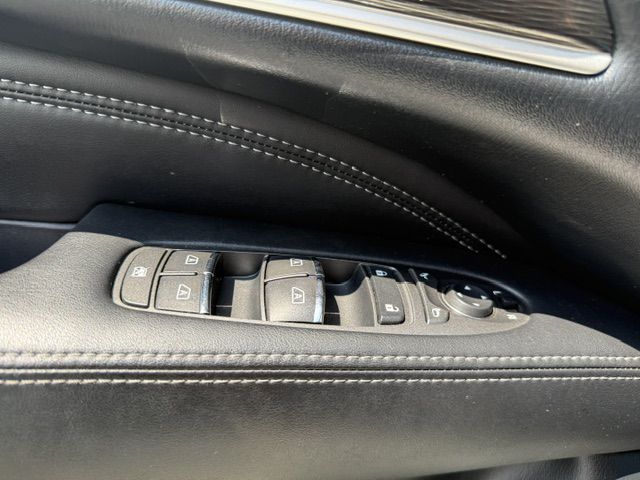 Photo 31 of this INFINITI QX60