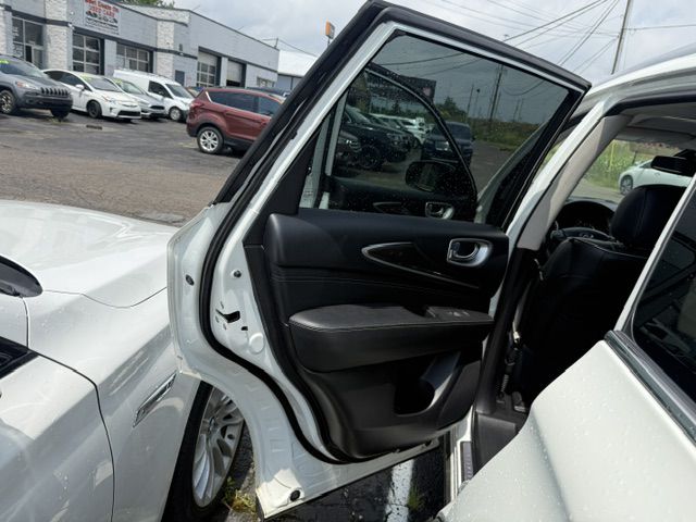 Photo 36 of this INFINITI QX60