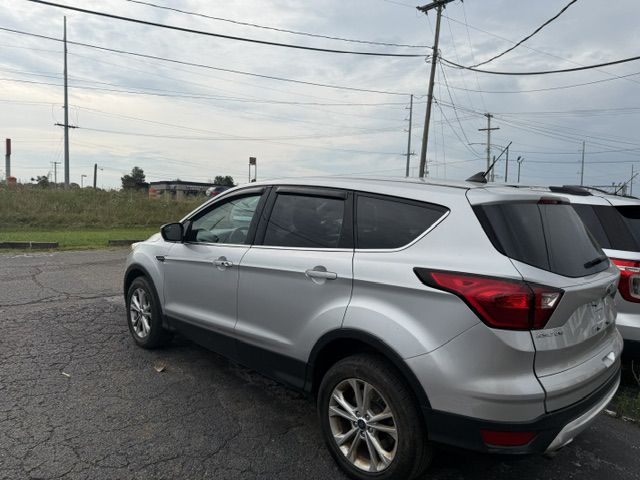 Photo 6 of this FORD ESCAPE