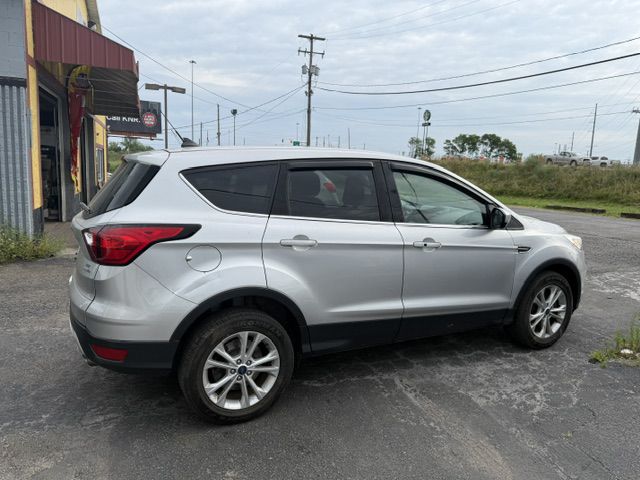 Photo 12 of this FORD ESCAPE