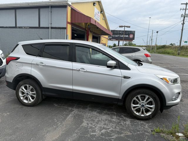 Photo 14 of this FORD ESCAPE