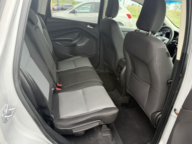 Photo 25 of this FORD ESCAPE