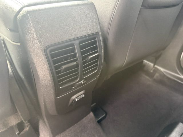 Photo 28 of this FORD ESCAPE