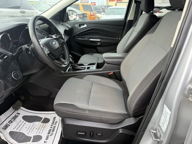 Photo 31 of this FORD ESCAPE