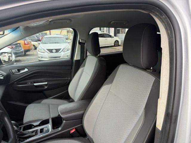Photo 32 of this FORD ESCAPE