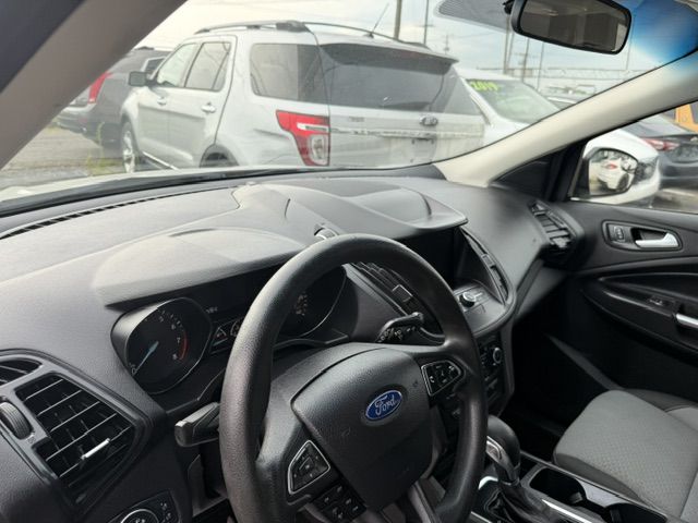 Photo 33 of this FORD ESCAPE
