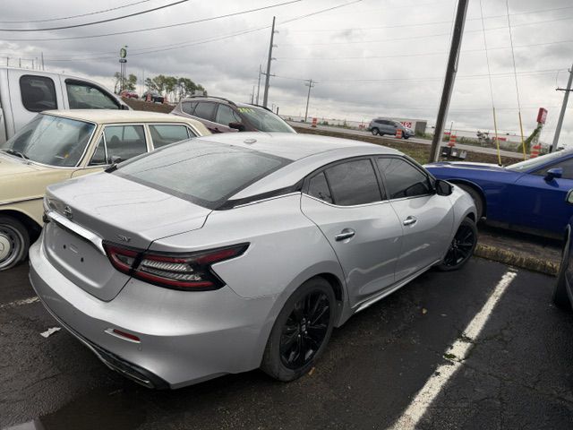 Photo 11 of this NISSAN MAXIMA