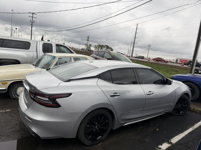 Photo 12 of this NISSAN MAXIMA