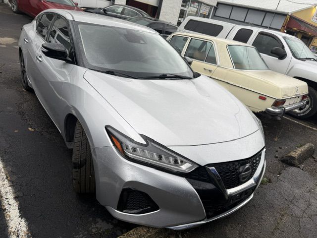 Photo 13 of this NISSAN MAXIMA