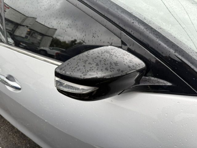 Photo 17 of this NISSAN MAXIMA