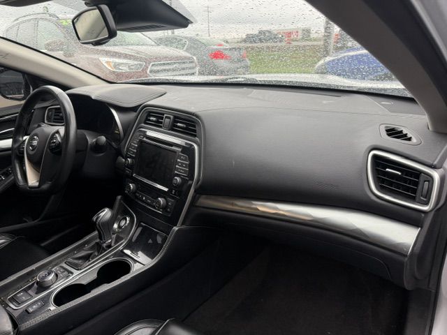 Photo 20 of this NISSAN MAXIMA