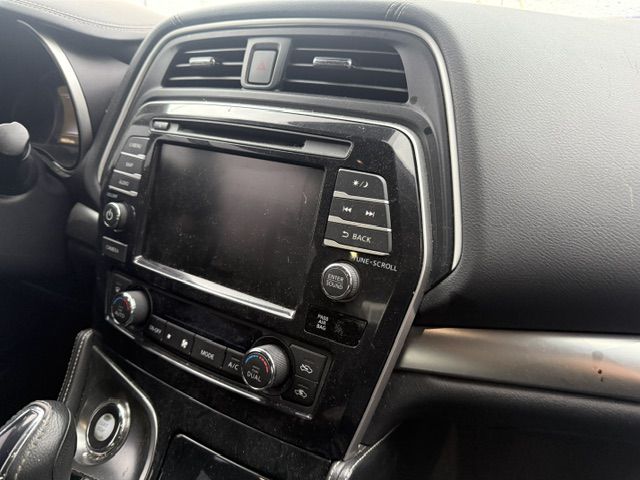 Photo 21 of this NISSAN MAXIMA