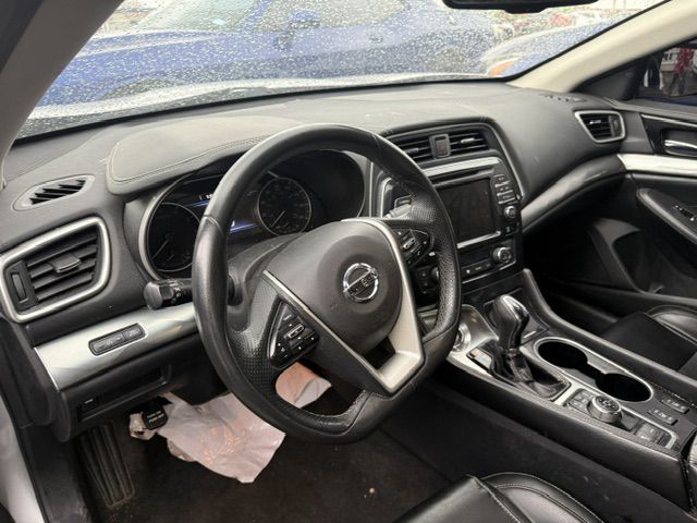 Photo 26 of this NISSAN MAXIMA