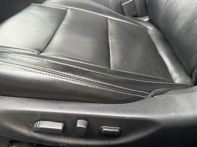 Photo 28 of this NISSAN MAXIMA