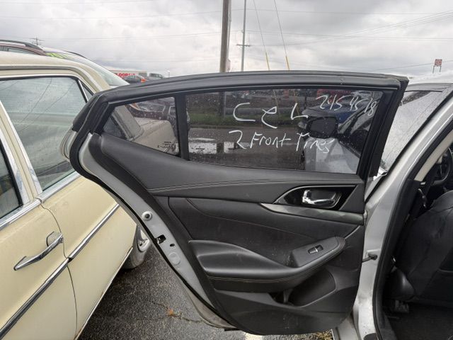Photo 30 of this NISSAN MAXIMA