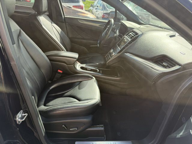 Photo 21 of this LINCOLN MKC