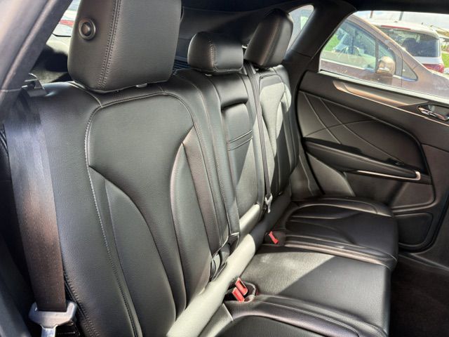 Photo 24 of this LINCOLN MKC